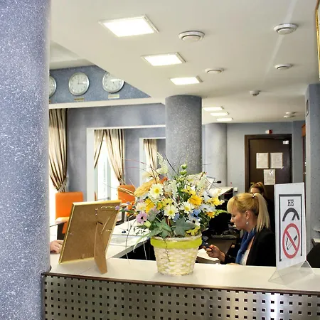 East Time Готель 2*